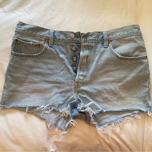 Vintage Levi’s denim shorts